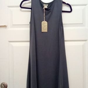 dela+cleo is the brand semi dark gray size small